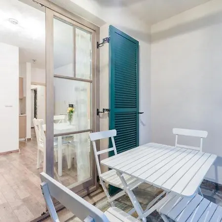 Kameja - One Bedroom With Balcony And Nature Reserve View Zeleni