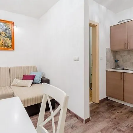 Kameja - One Bedroom With Balcony And Nature Reserve View Zeleni Apartment *